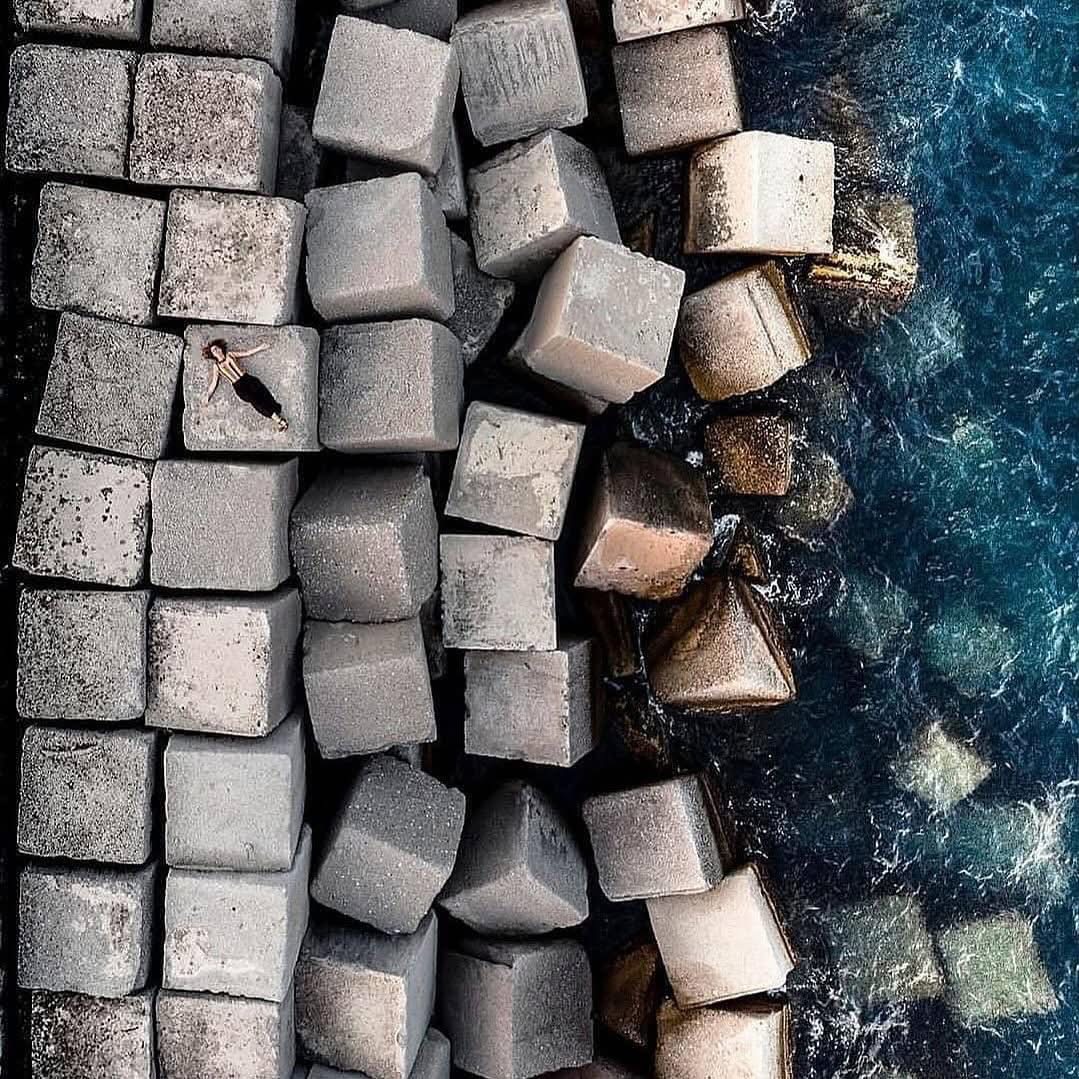 Лижет время дни