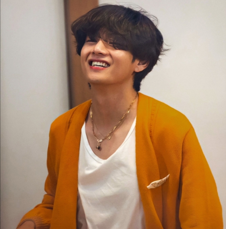 В небе звёзды яркого цвета