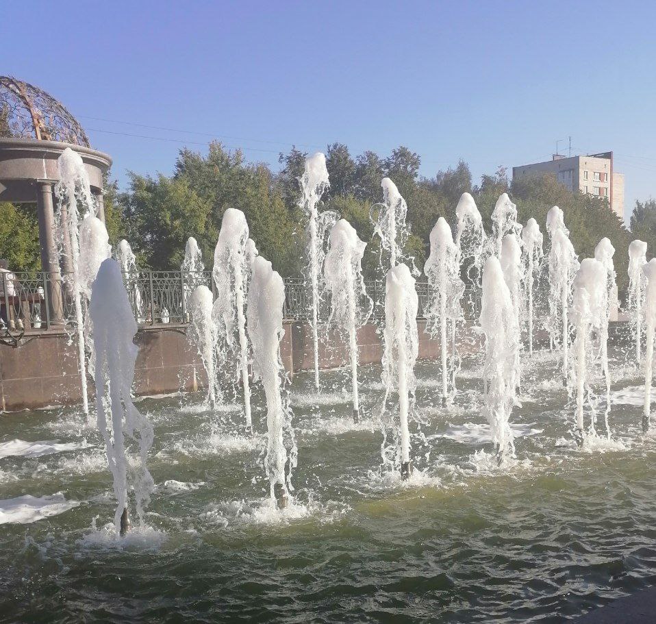 В звуке фонтанов