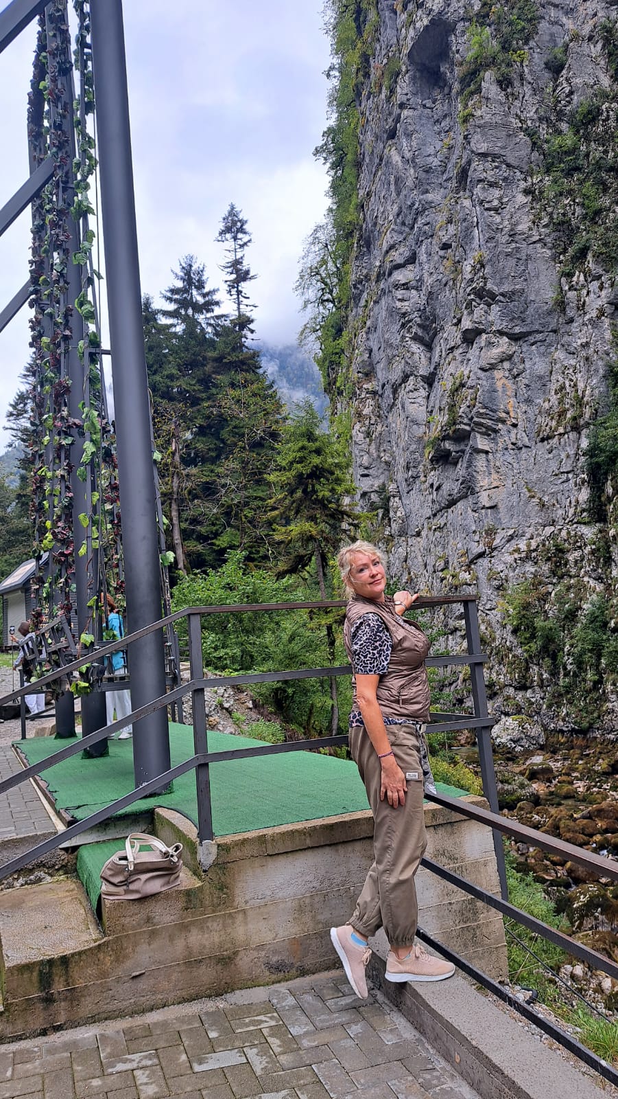 И горы здесь священны