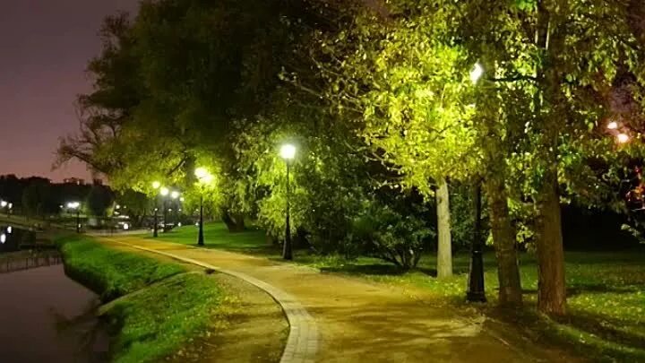 Ах, разве виноват июльский вечер