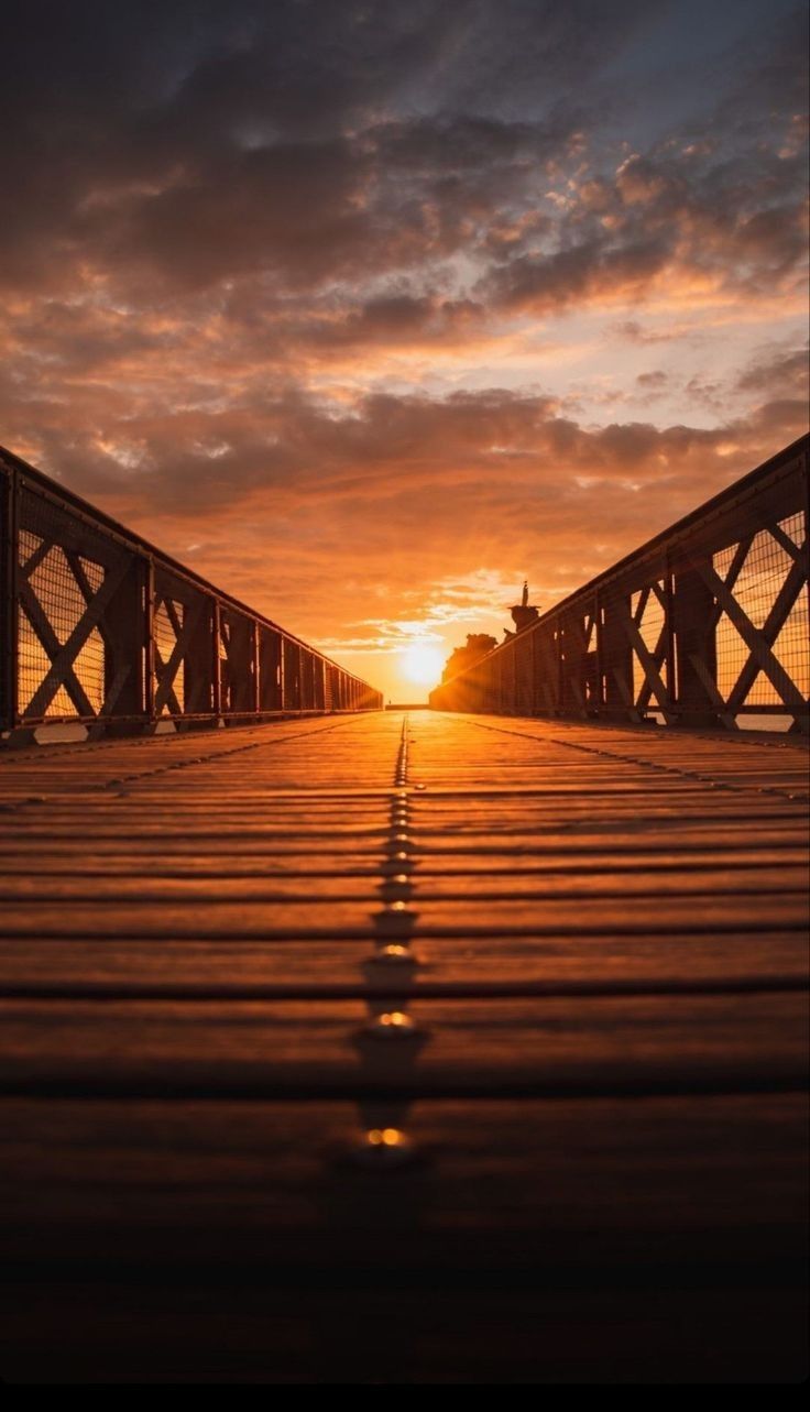 Нет у бесконечности начала