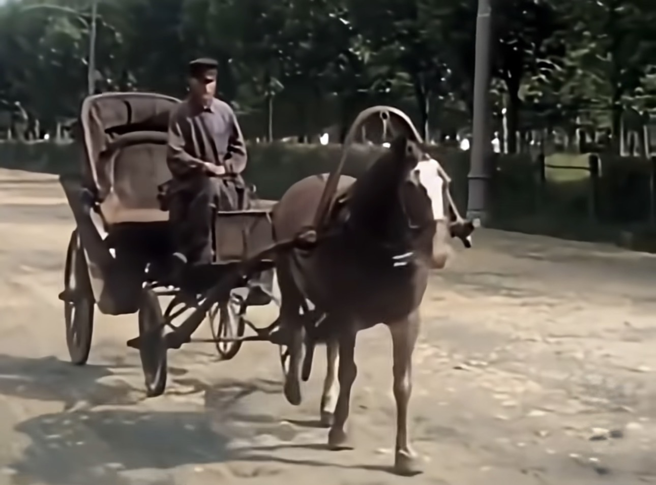 Москва. 30 -е годы. Свет в Окне