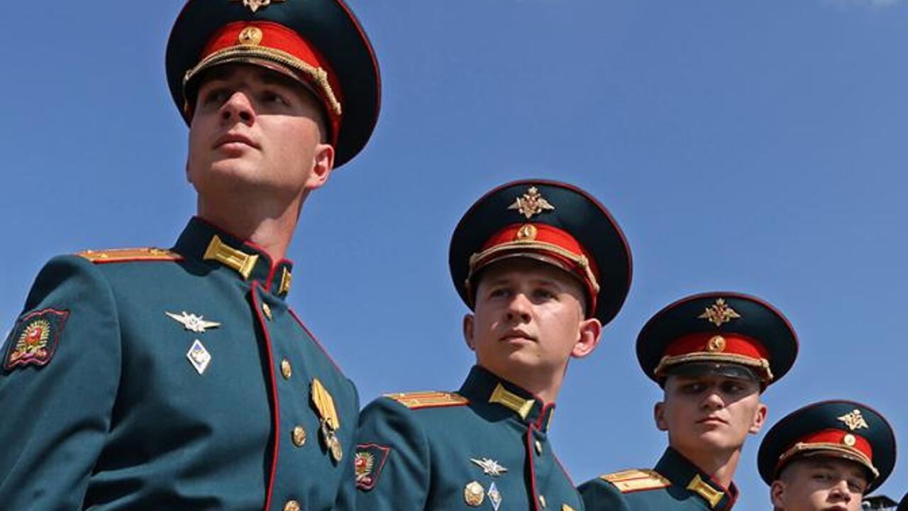 Офицеры России!