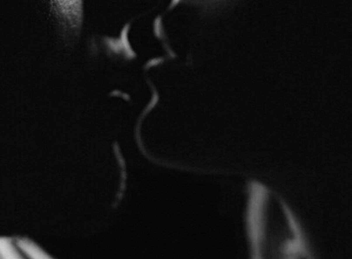 А хочется сейчас в твои руки