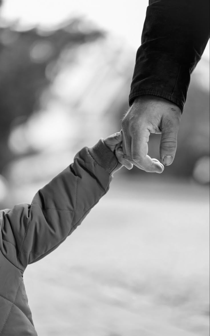 Остаётся час нам до разлуки