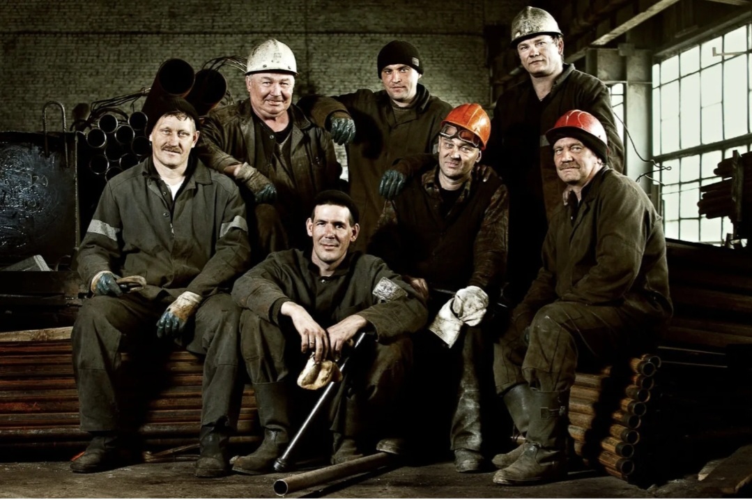 На работу на завод...