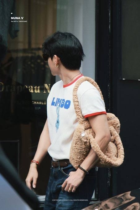 Закипает птичий бульон