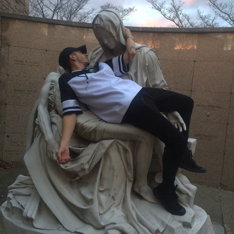 Под сводами чертогов царских