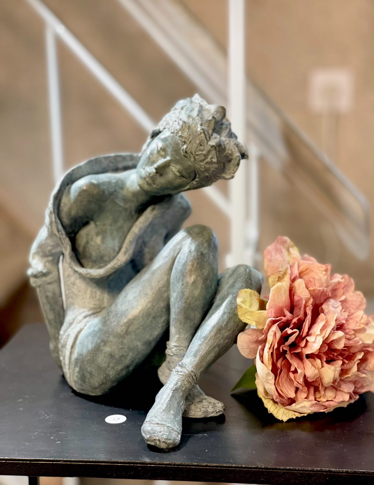 Рыдающей строкой я привлеку внимание