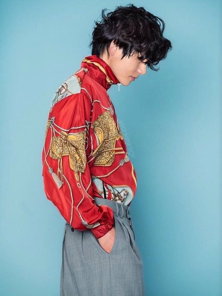 Среди сотни дивных картин