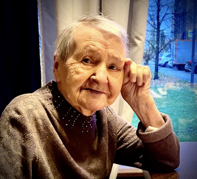 Октябрь дрожит слегка