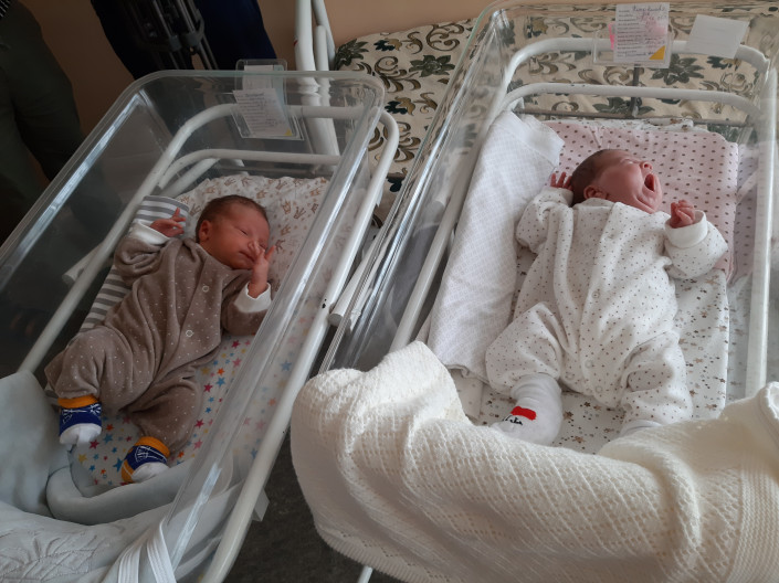 Уселся Дрема на постелях