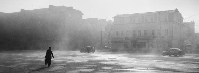 Город шумит, задыхаясь от пыли...