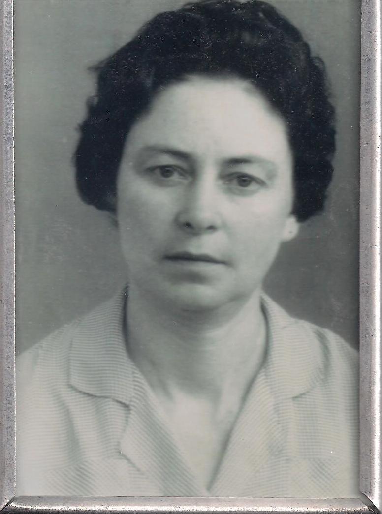 Нет женщины в мире добрее и роднее...