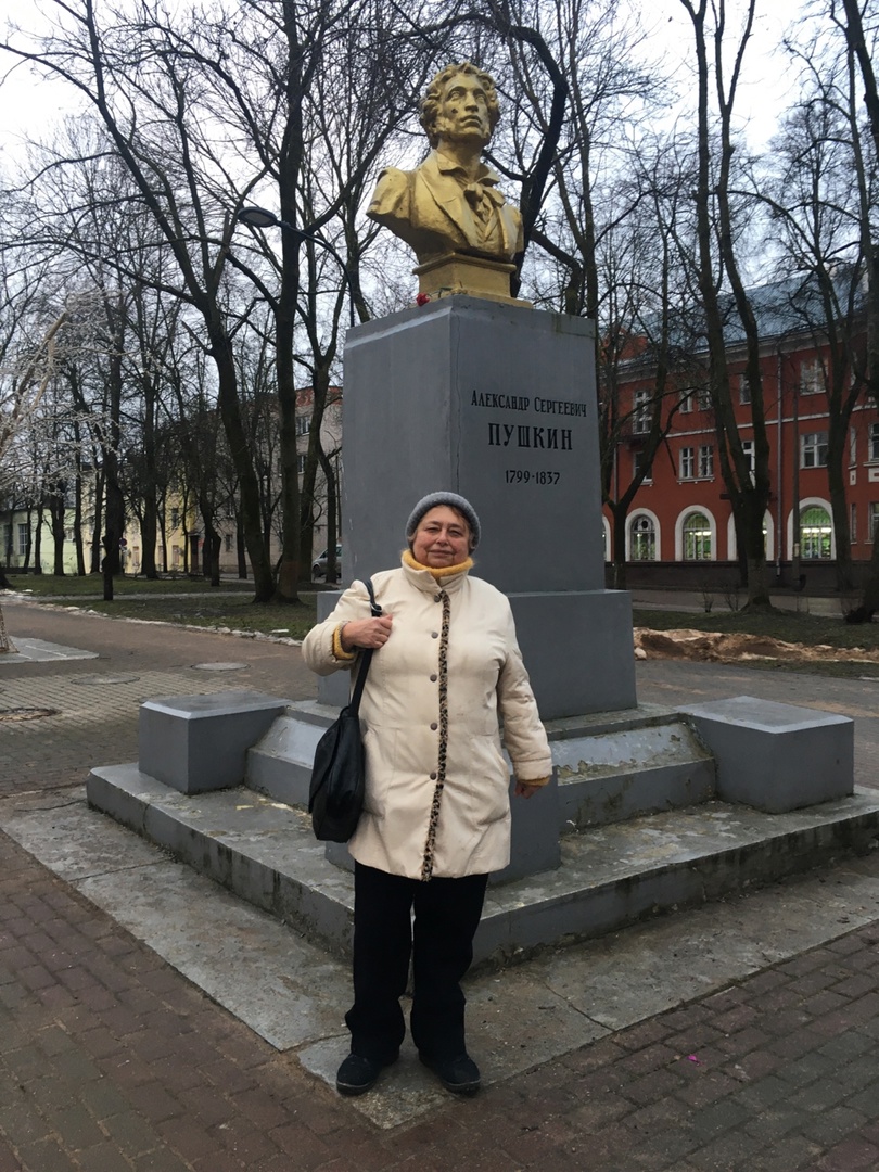 Где-то там за холмом