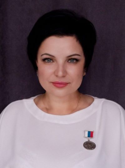 Диванным критикам...