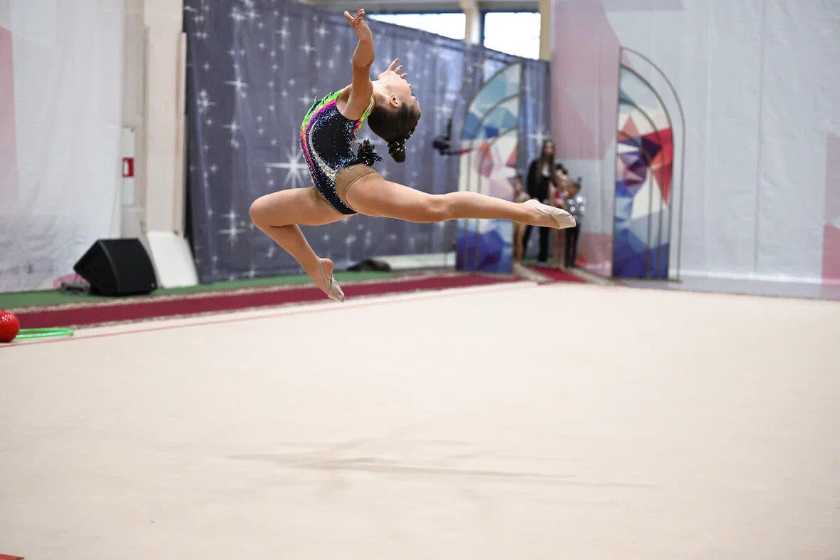 Про Арину-гимнастку