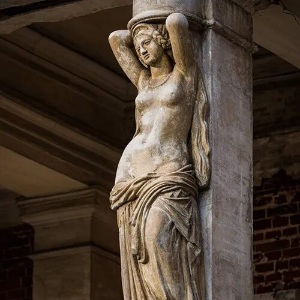 Осенние кариатиды