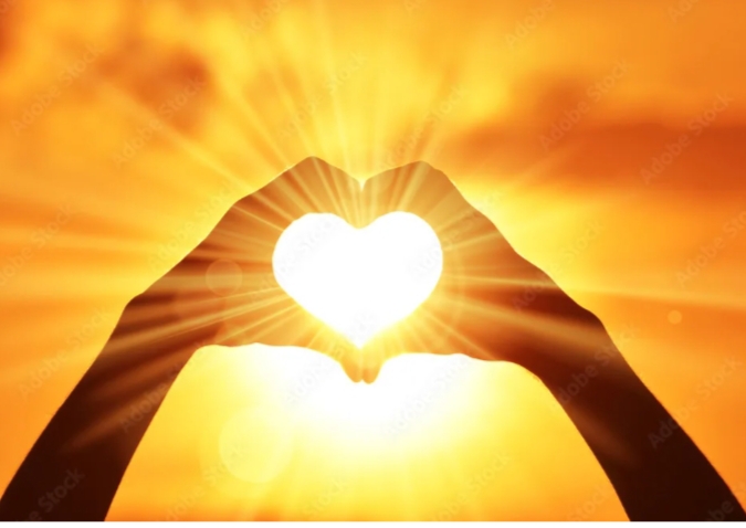 Нас Бог целует лучами