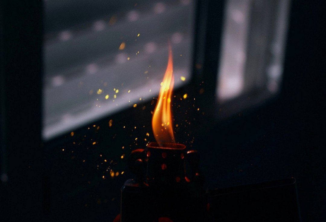 непогасшая искра в золе...