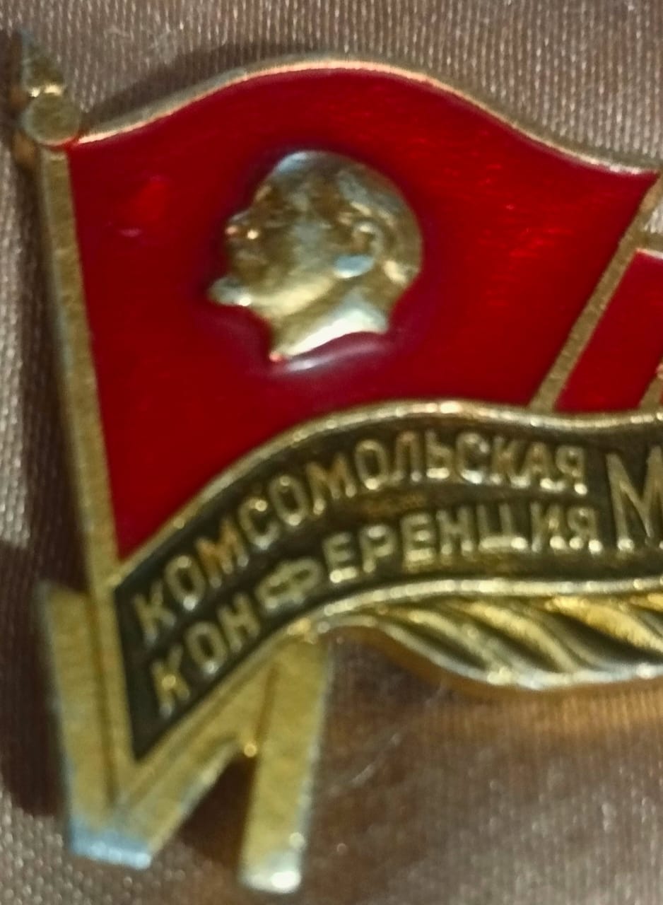 На всех часах одно и то же время...