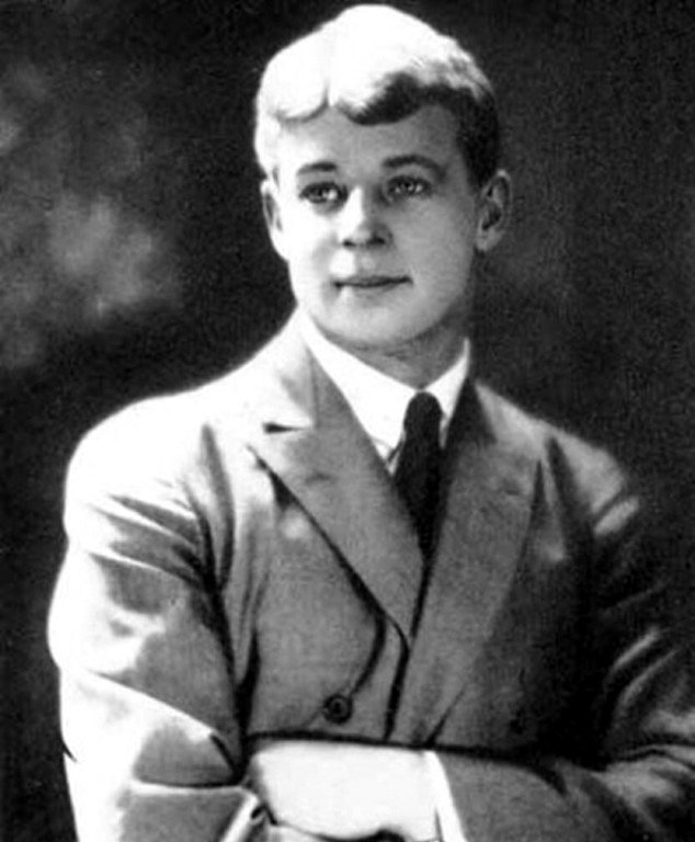 В нём узнавая себя