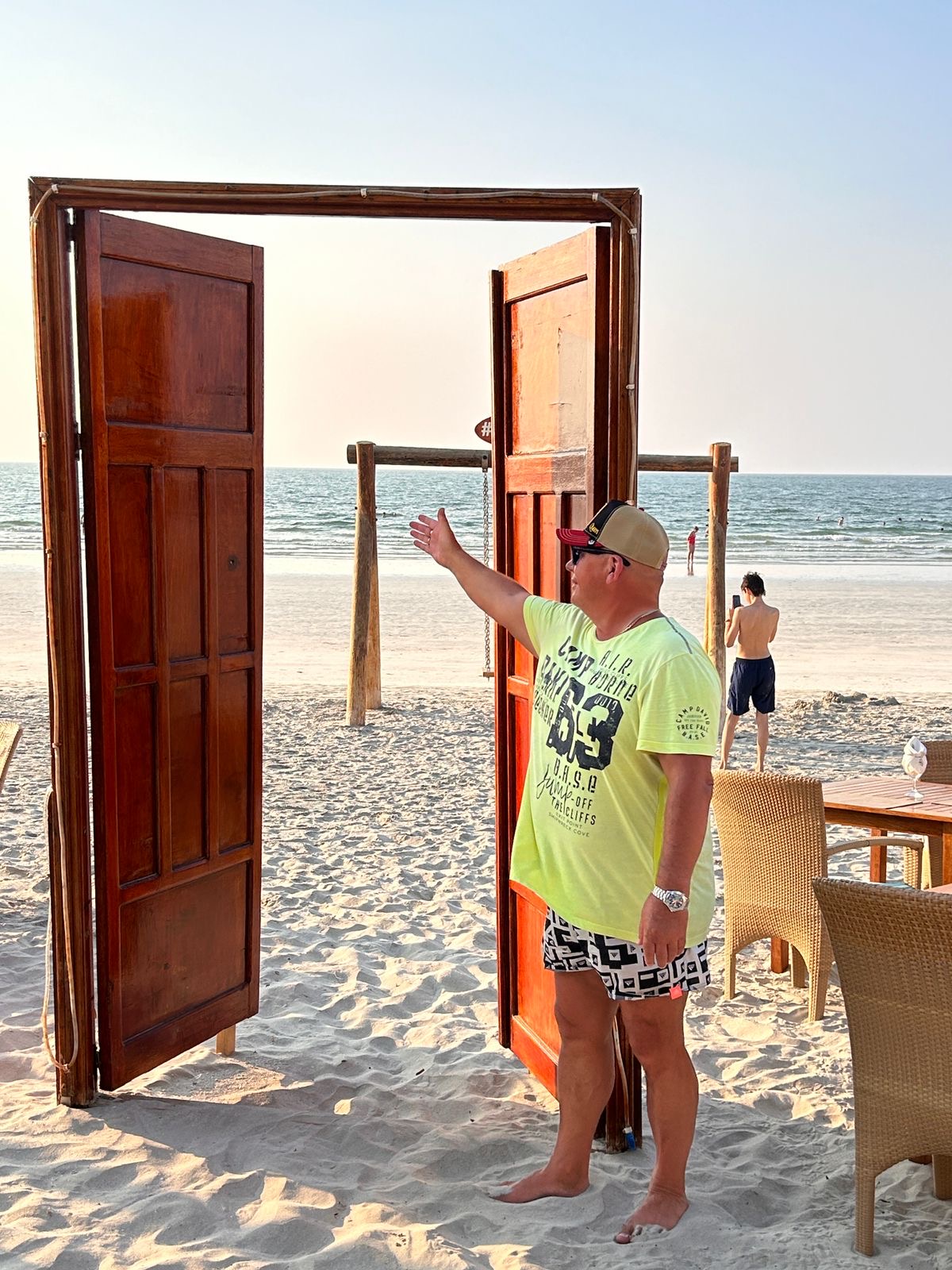 Все снега ждут, а я песка