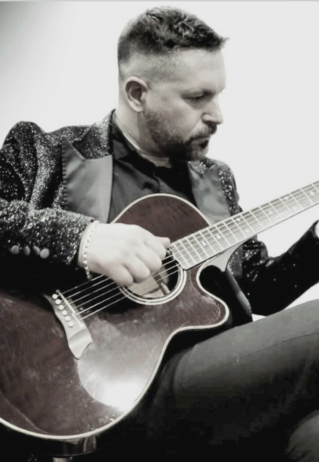 Звяк да бряк, струна послушно...