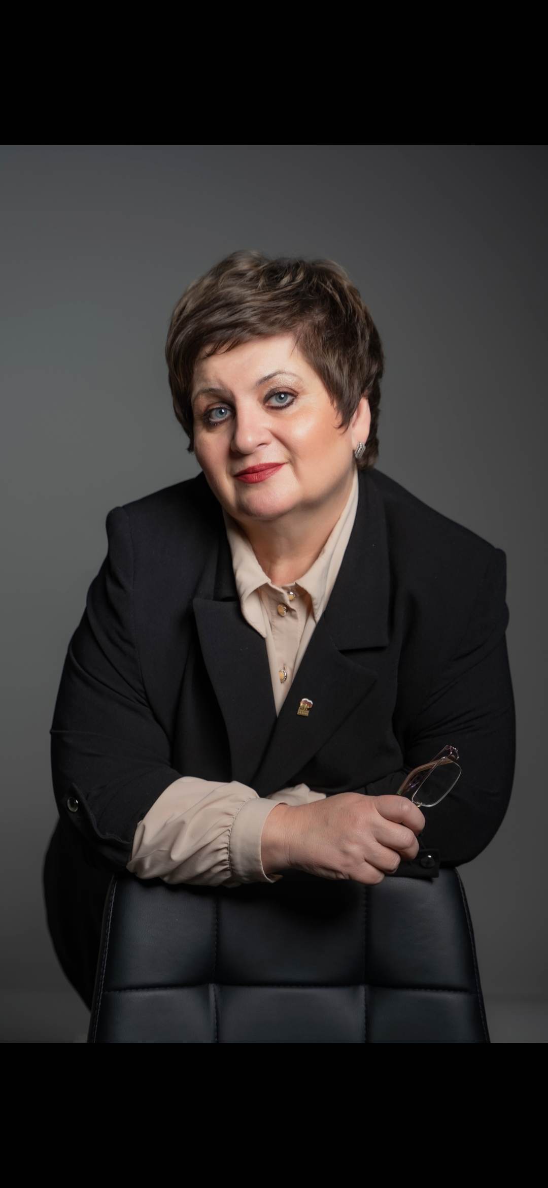 Той женщине! Которая поёт