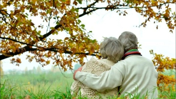 Опять весна мне душу будоражит Без назв