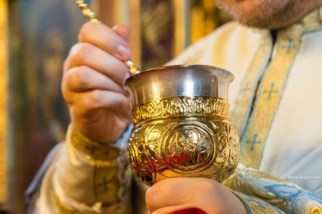 Детям. В храме