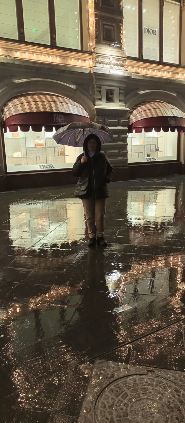 В дверь стучит кулаком ноябрь