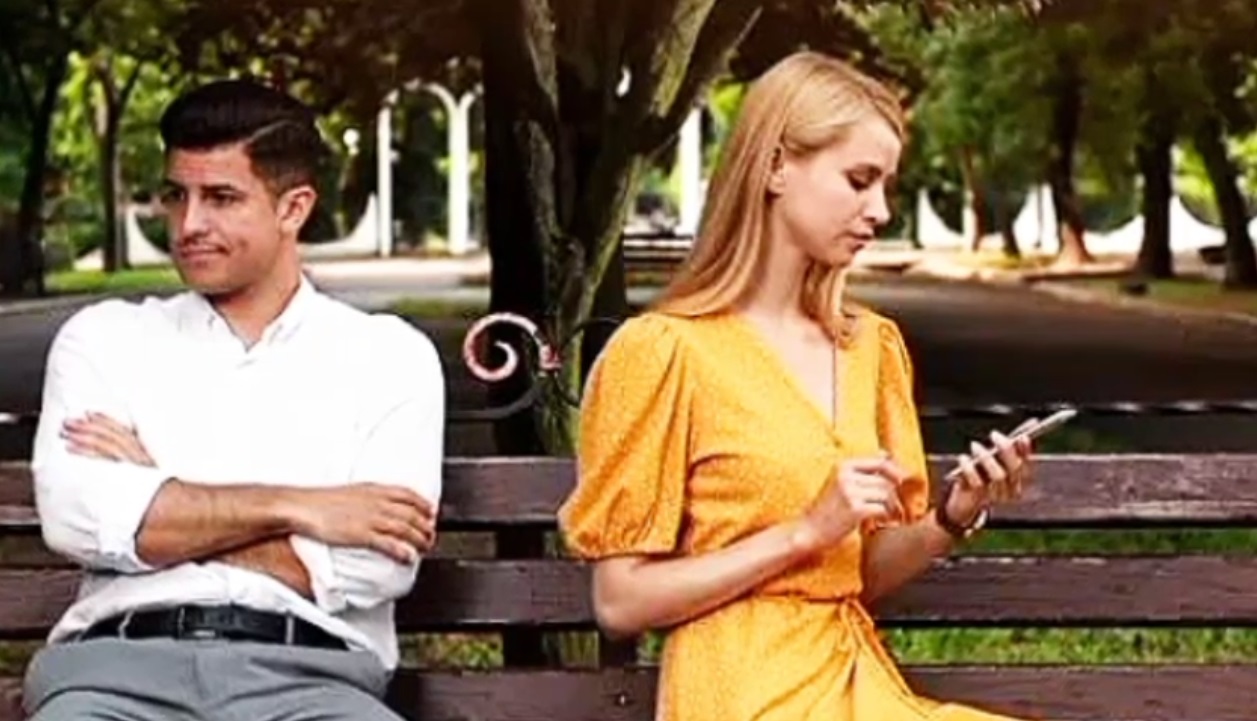 Ты холодна со мной