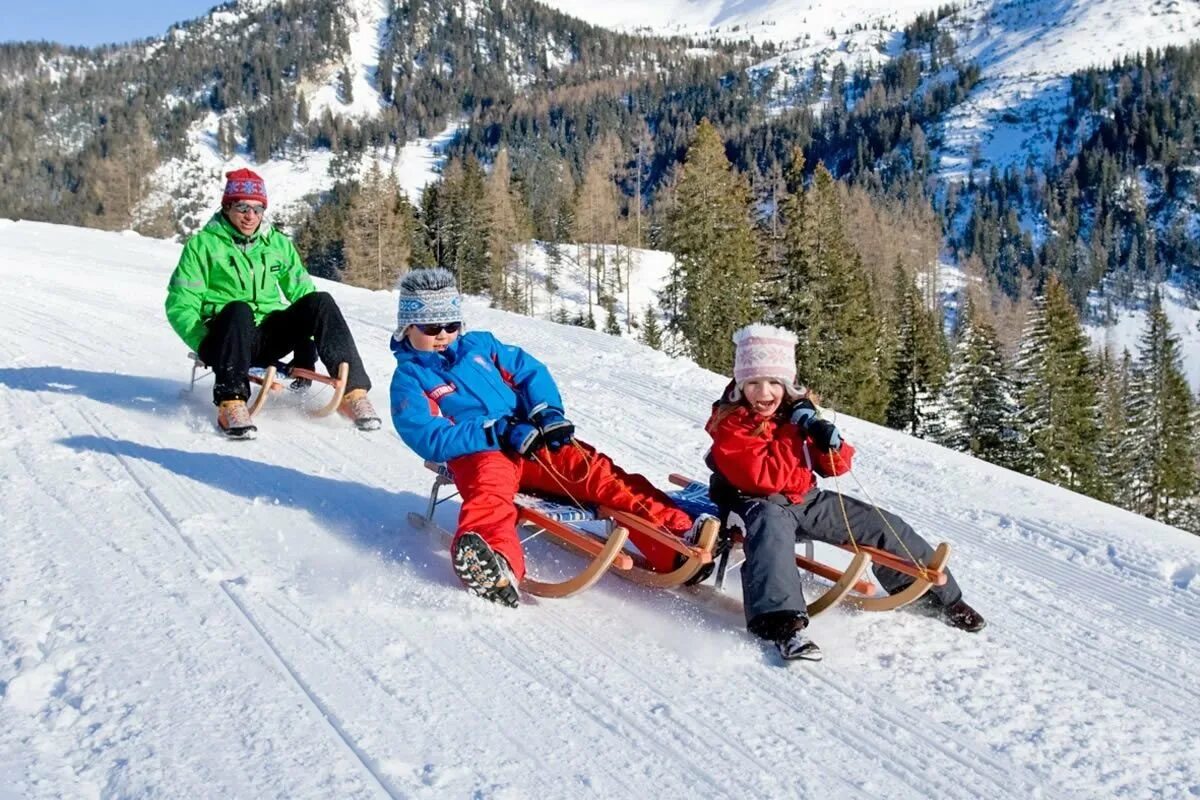 Всюду слышен детский смех...