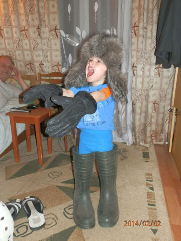 Купи сейчас же сапоги!