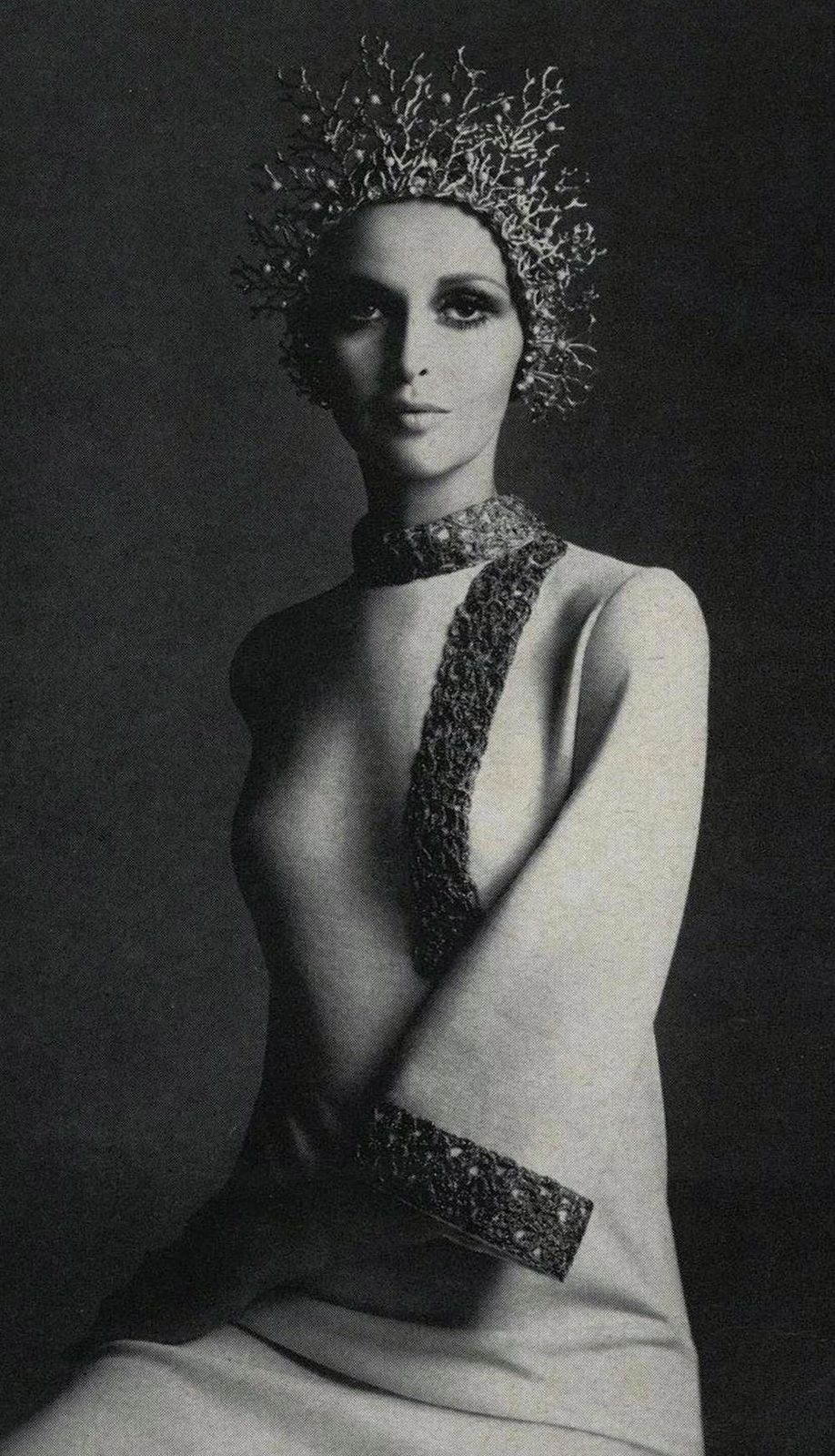 от белого к чёрному