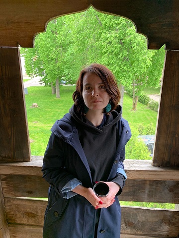 Ну, как ты, дочь, в том городе чужом