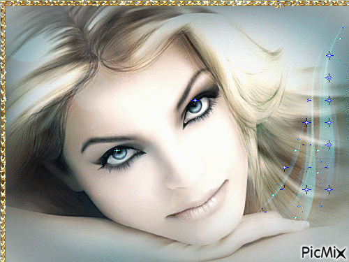 Муза надо мной тайком...