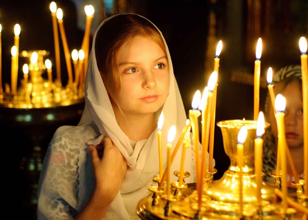 Девушка в храме