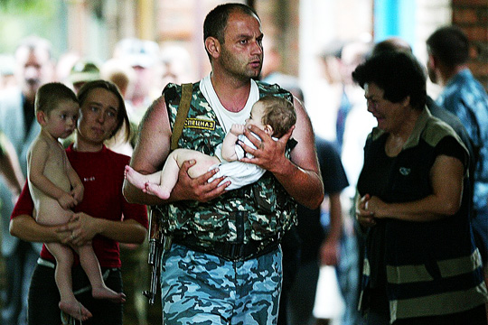 Ну, детишек то за что?