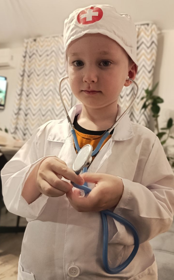 Лечить больных мечтаю с детства...