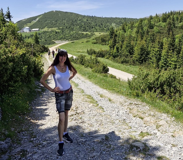 Мы вечные странники долгих путей...