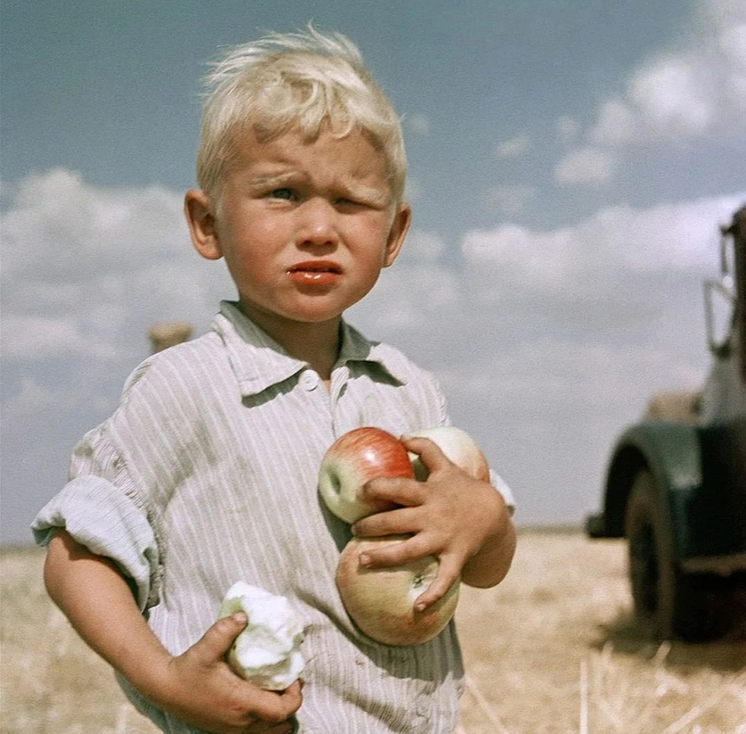 Нам все твердят...