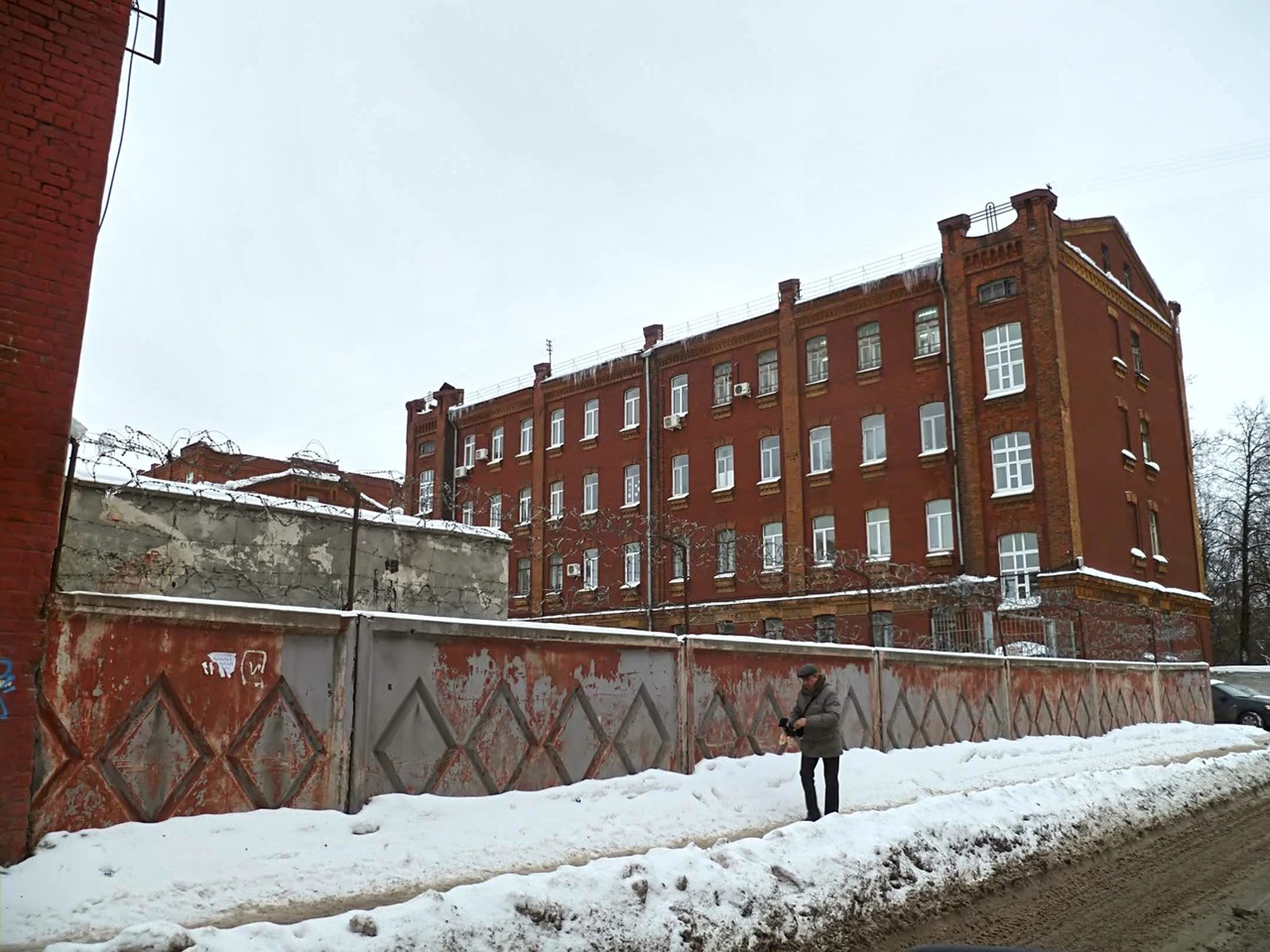 Отсидев пять лет - напротив...