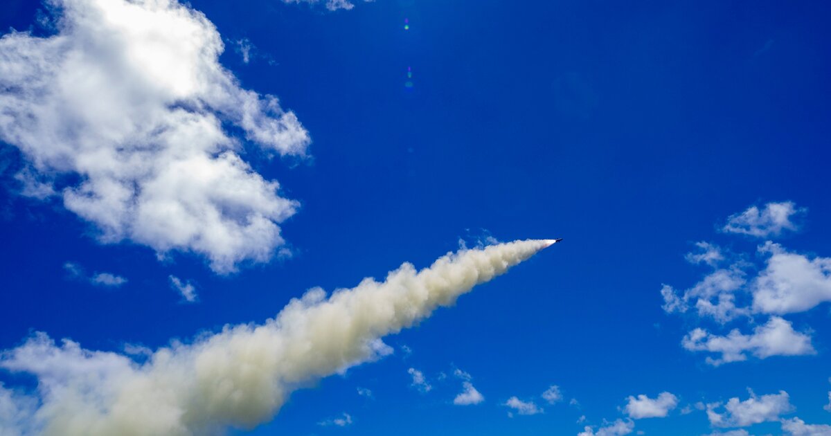 Новая пес-Т-ня о... Буре-весТ-нике?