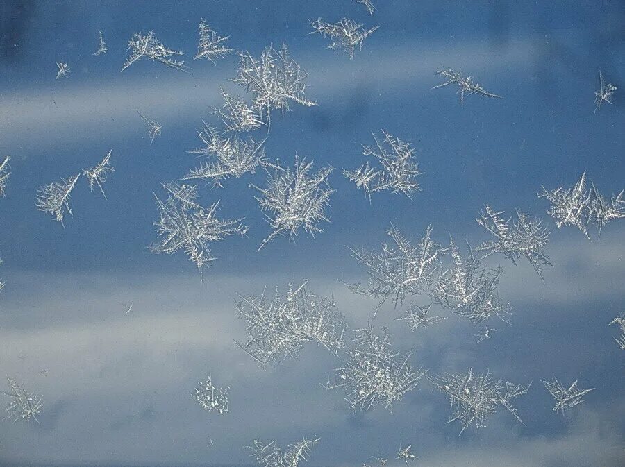А снег тихонечко летел...