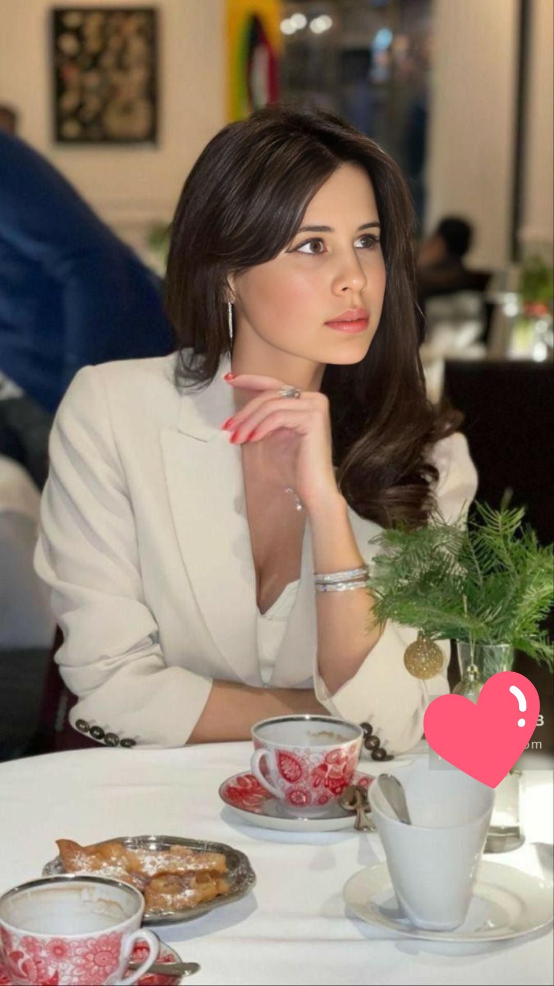 Когда я чашку кофе наливаю