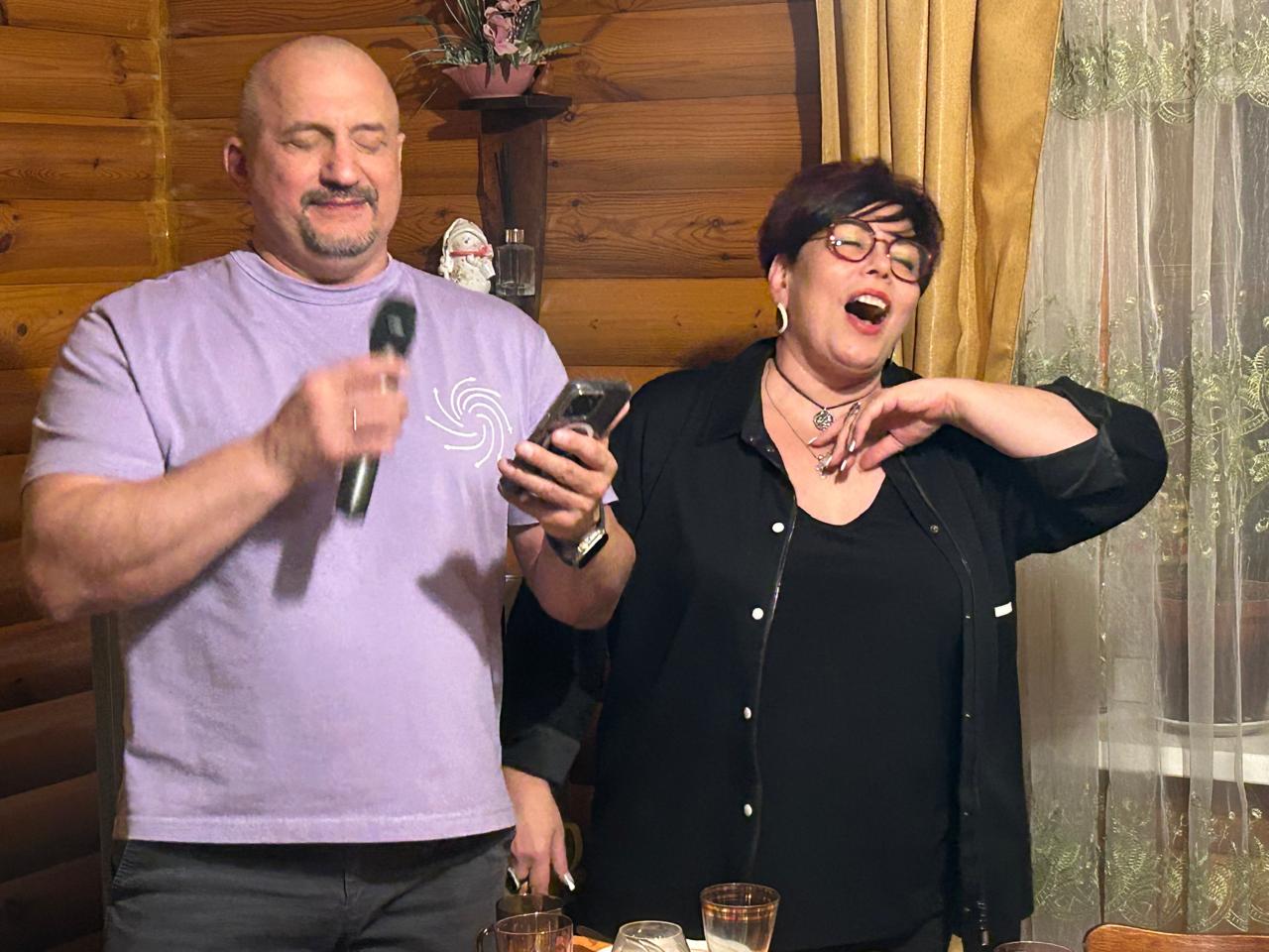 А давай погудим, друг, немножко...