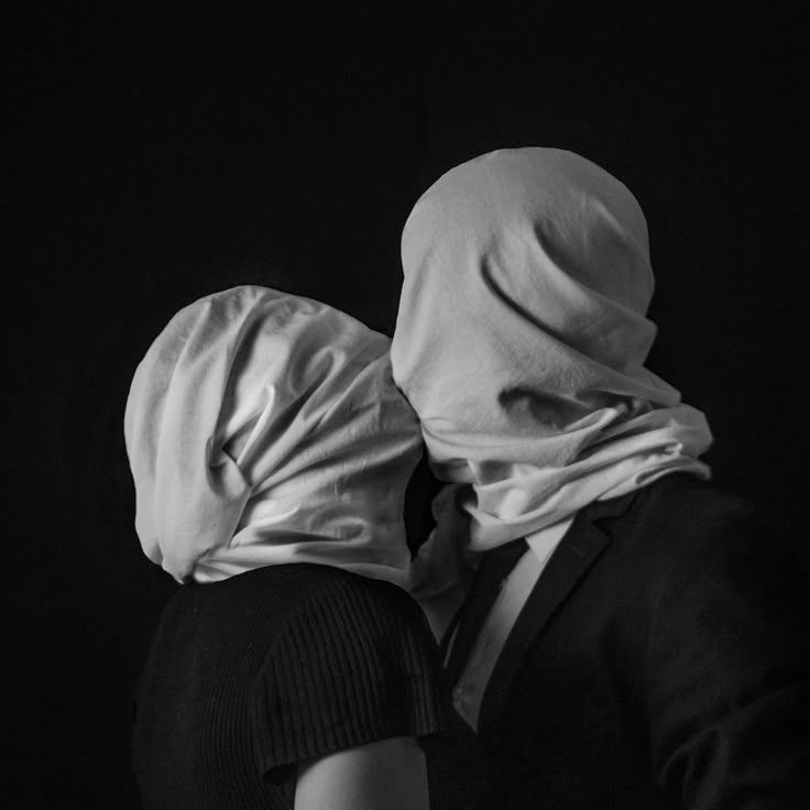 Вновь мне хочется согреться, умирая в этих берцах